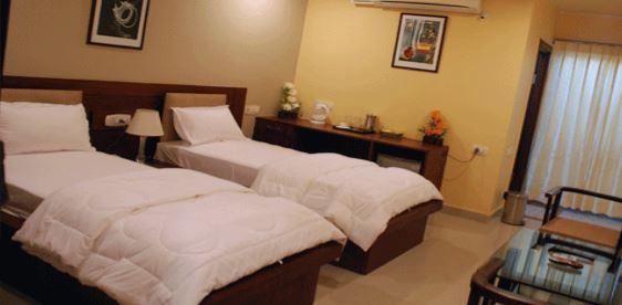 Hotel Sri Madhura Inn Hyderabad Exterior photo